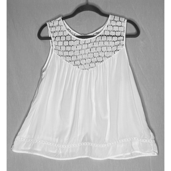 Old Navy Tops - Old Navy Blouse White Lace Top Button Down Back Sleeveless Size Medium